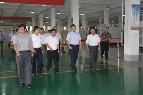 李伟:贝博·（中国）手机网页版要适应新形势发挥示范带头作用 